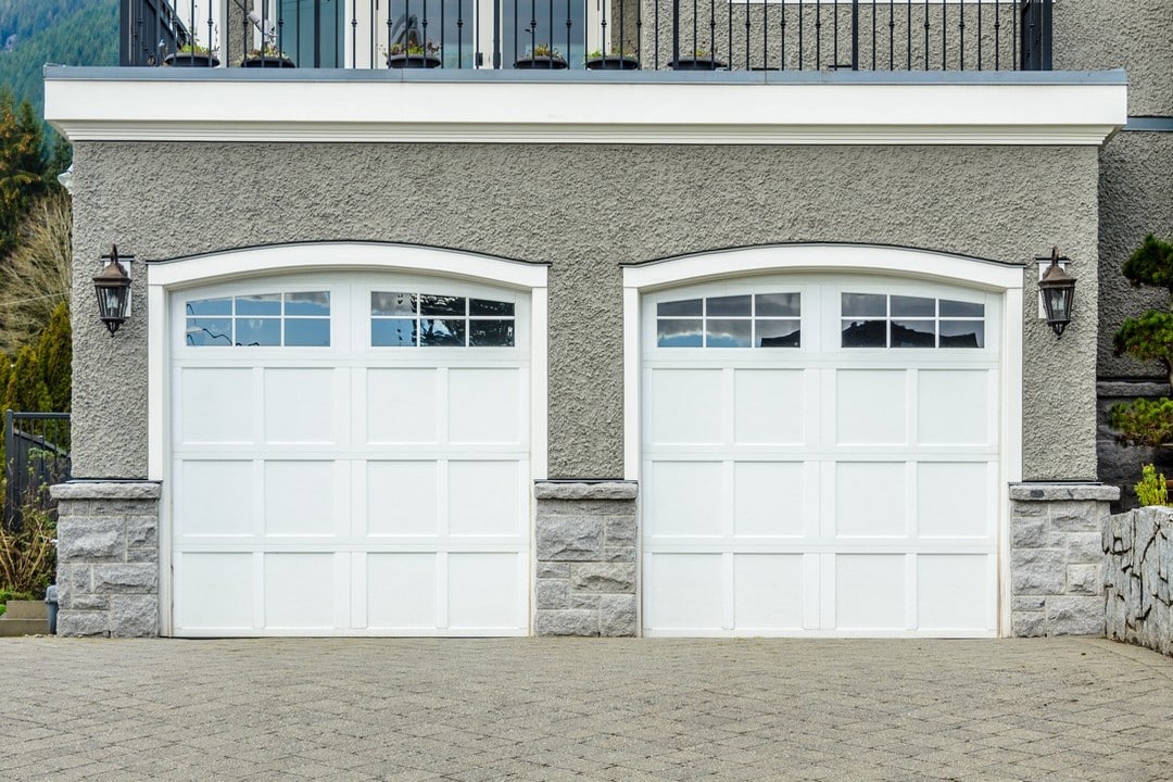 Porte de garage vue extérieur