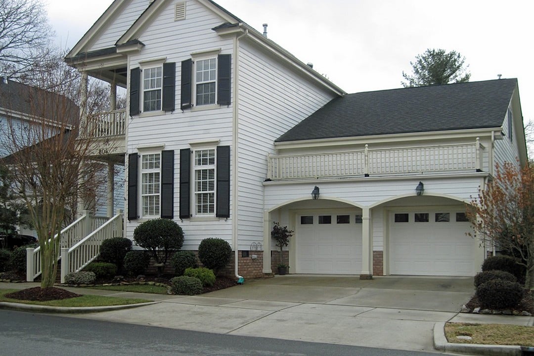 Maison avec garage annexe