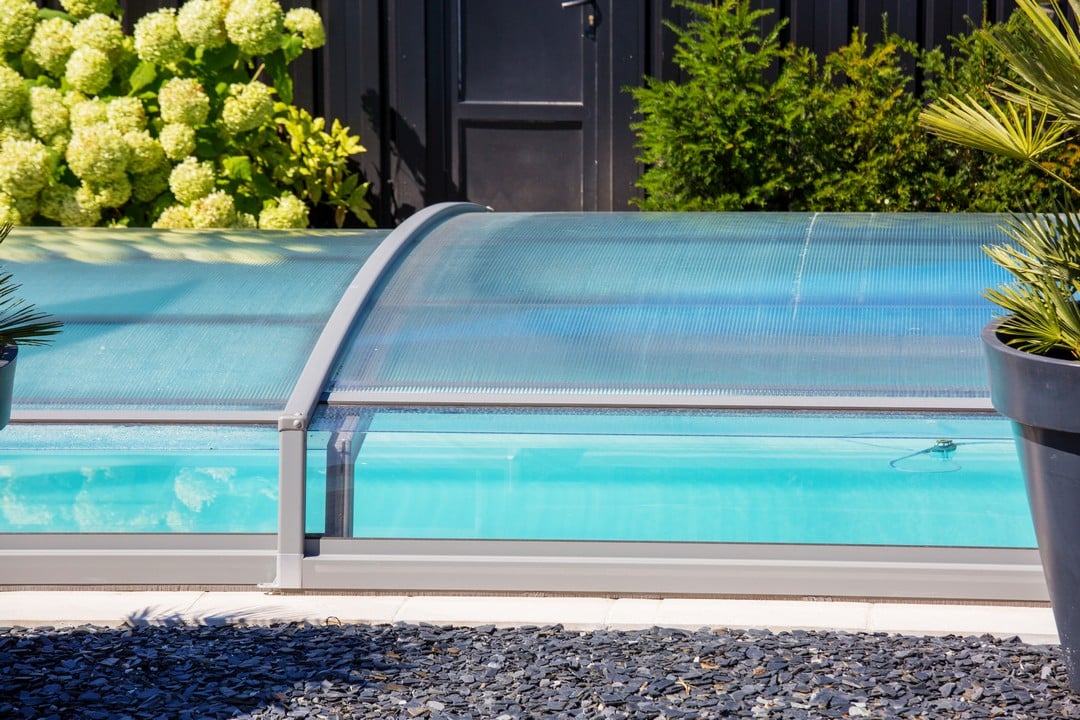 chauffage solaire pour piscine couverte